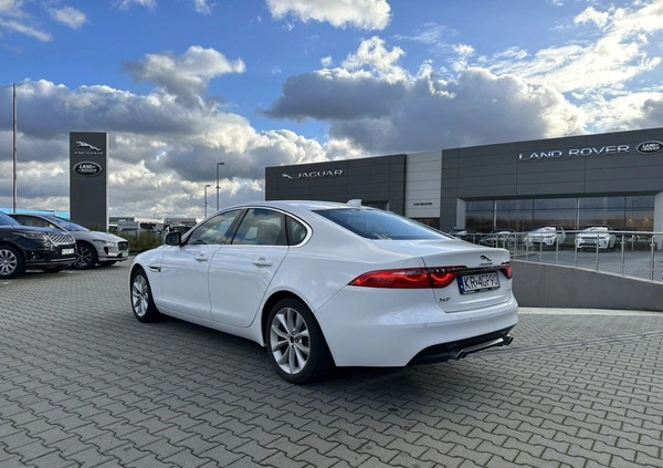 Jaguar XF cena 106000 przebieg: 58000, rok produkcji 2018 z Gorzów Śląski małe 22